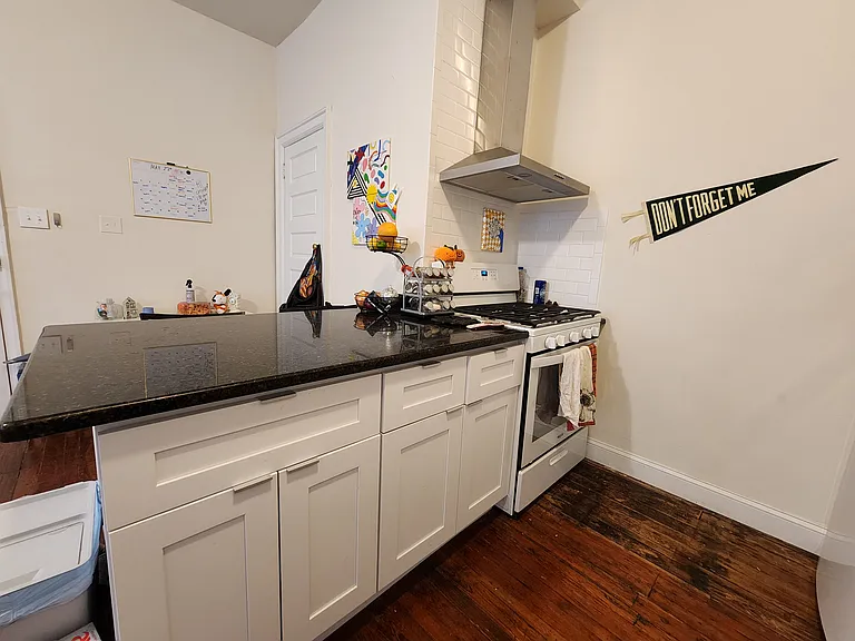 4222 Spruce St #2R — Photo 2