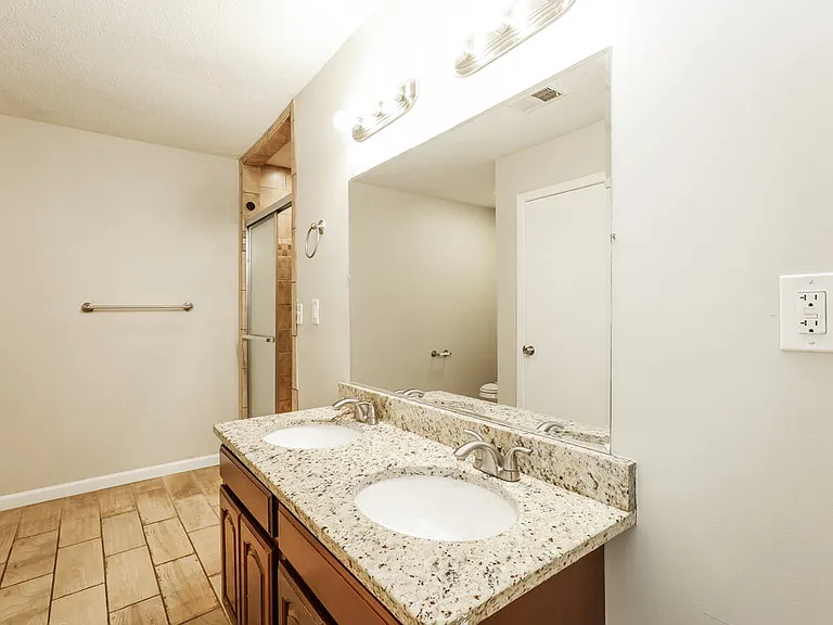 2410 Ozark Trl SW — Photo 11