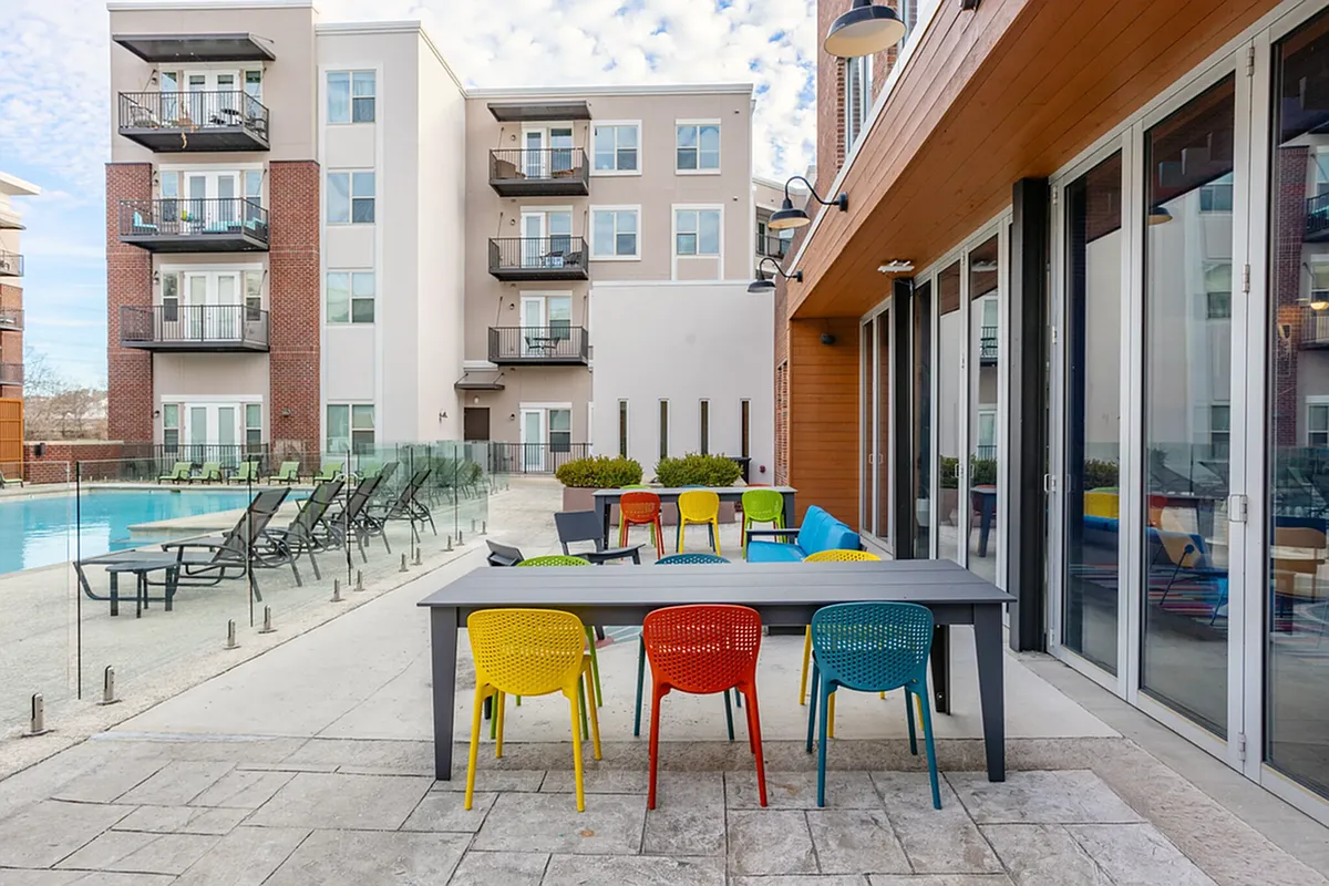 Melrose Apartments — Photo 4