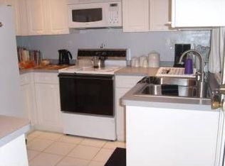 14200 Graves Dr, Miami, FL 33176