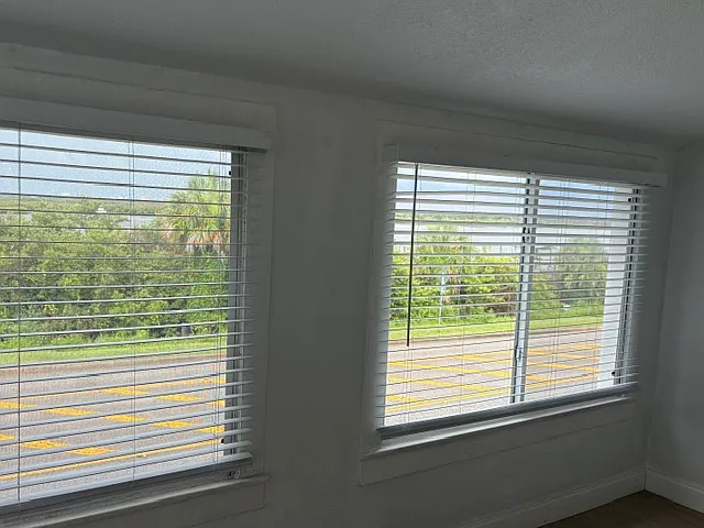408 S Riverside Dr #5 — Photo 23