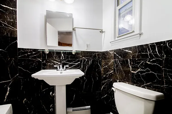 Rented by EXR | media 9