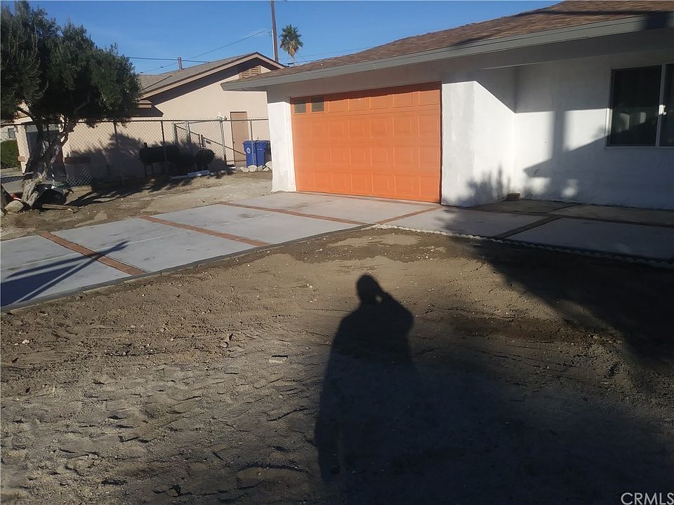 1st image of 470 W Avenida Cerca