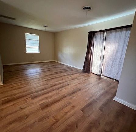 3rd image of 2205 Long Ave #2205