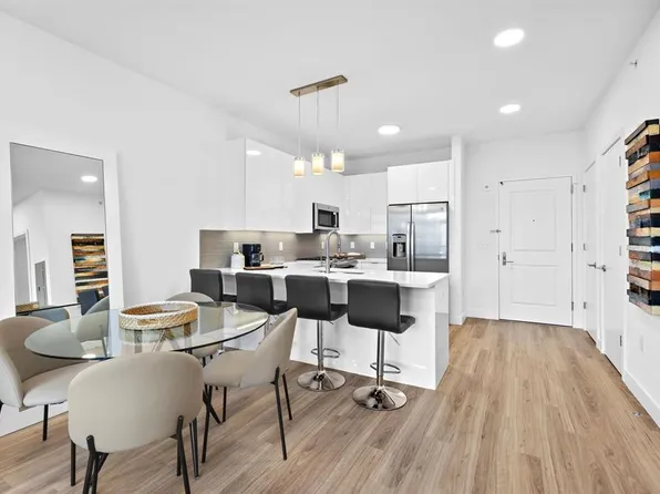 5711 John F Kennedy Boulevard image 4 of 22