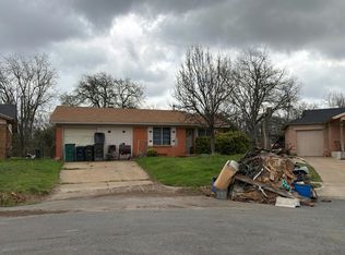 1053 Cole Ct, Fort Worth, TX 76115