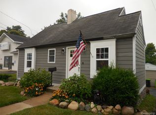 501 N Leroy St, Fenton, MI 48430