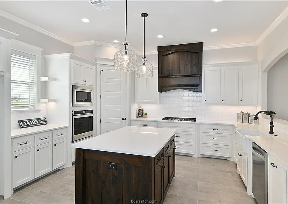 1st image of 1322 Crystal Ln