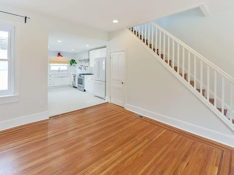 1909 S Woodstock St — Photo 10