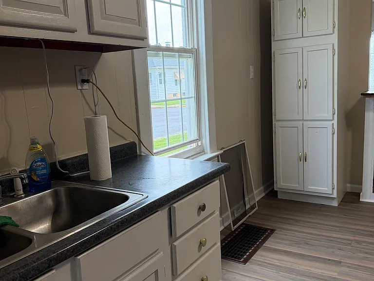 535 Bowman Ave — Photo 6