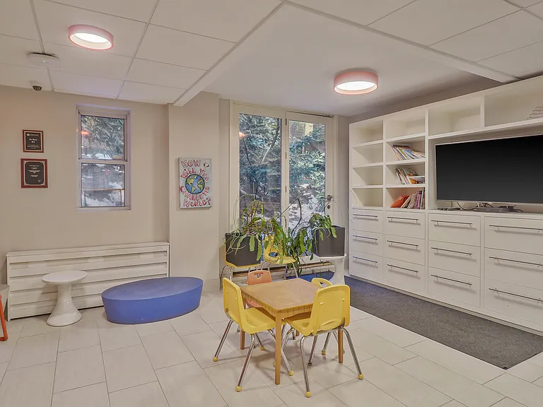 420 W 23rd St #GF — Photo 9