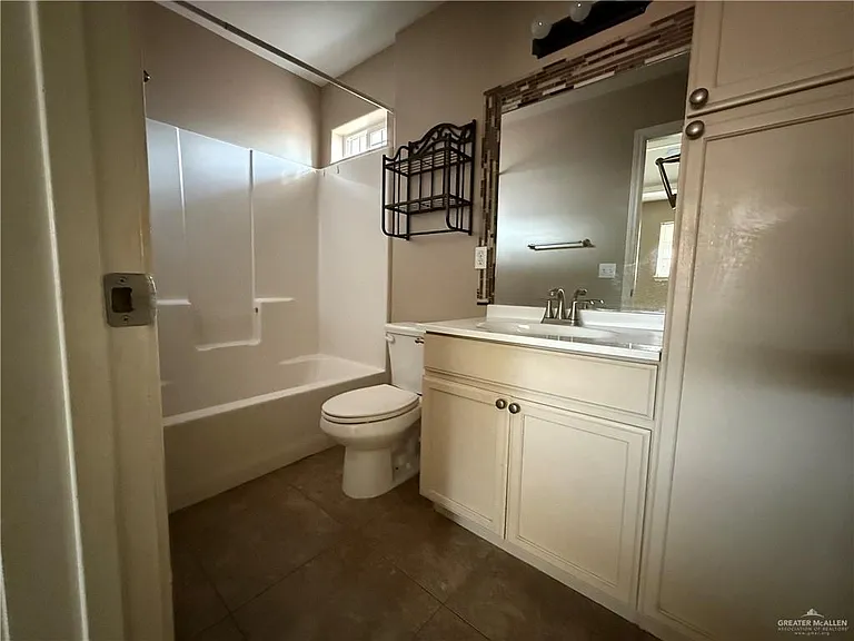 3410 Audrey Ln — Photo 7