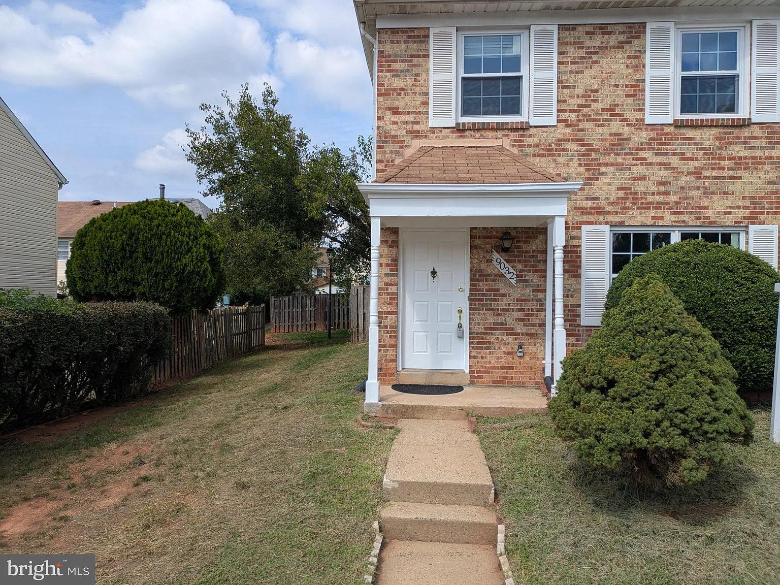 3 bed, 2.5 bath, 1240 sqft, $2,450 — Photo 2