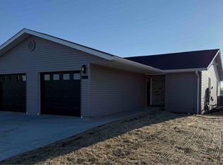 1472 Kays Ct, Mount Zion, IL