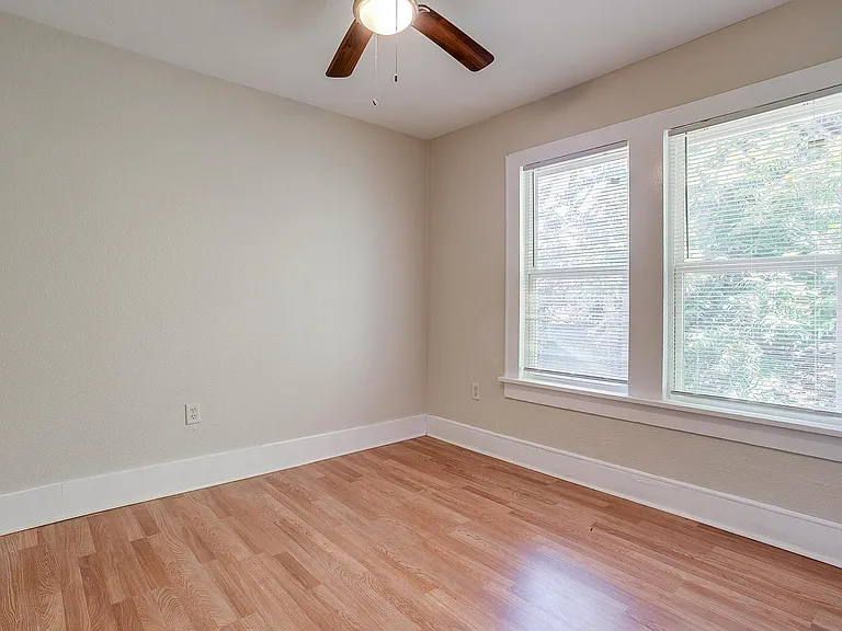 1016 E Arlington Ave #C — Photo 13