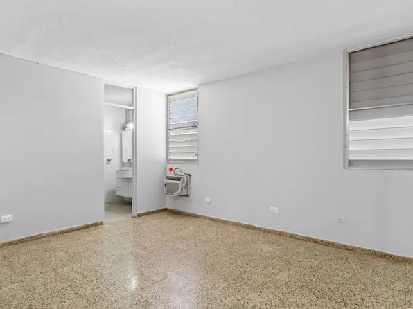 Urb Venus Garden Calle Merida #1688, San Juan, PR 00926