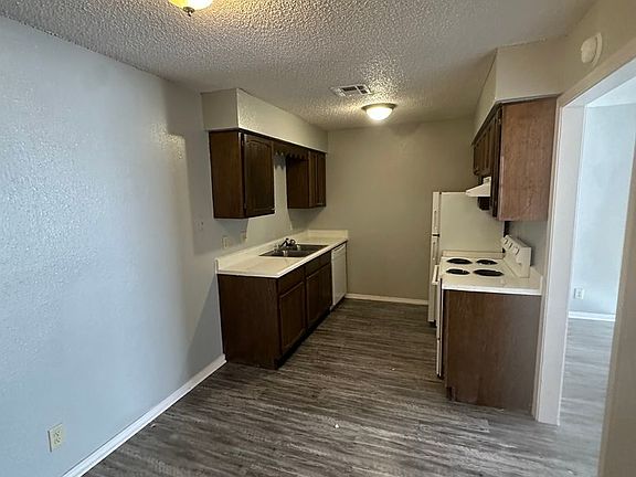 5th image of 108 NE Katherine Ave #108E