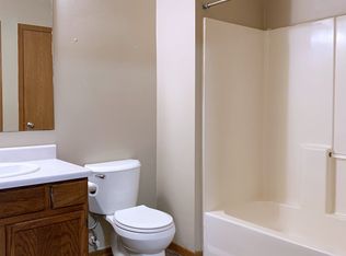 202 W Humphrey St, Lake Crystal, MN 56055