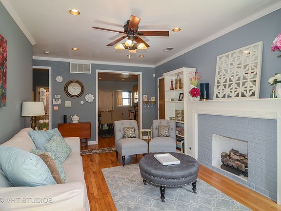 3rd image of 3650 W Leland Ave APT 2