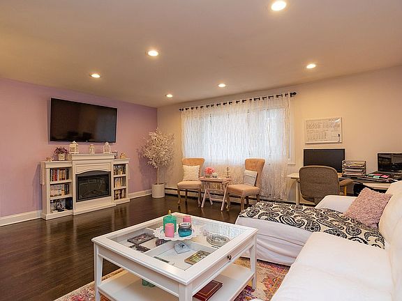 2nd image of 8521 Lotus Ave APT 701