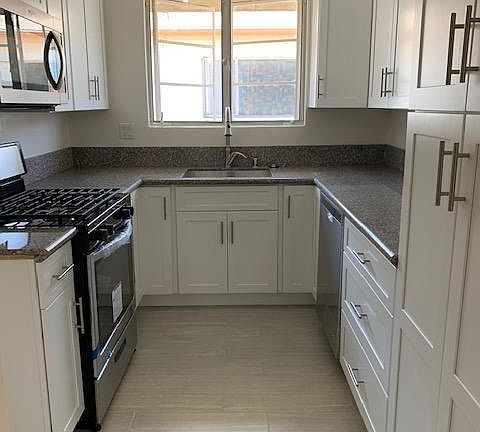 2nd image of 1122 S Holt Ave