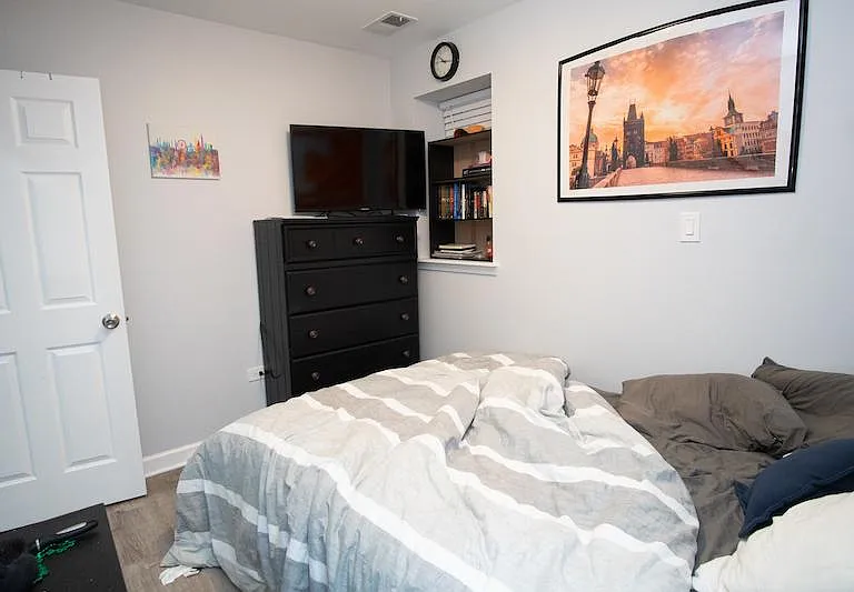 3225 N Wilton Ave #G — Photo 29