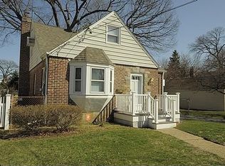 235 Ribbon St, Franklin Square, NY 11010