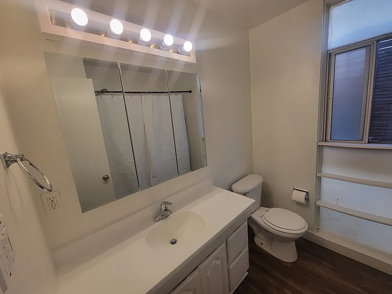 2402 S Shenandoah St #1 — Photo 14
