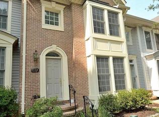 3934 Valley Ridge Dr, Fairfax, VA 22033