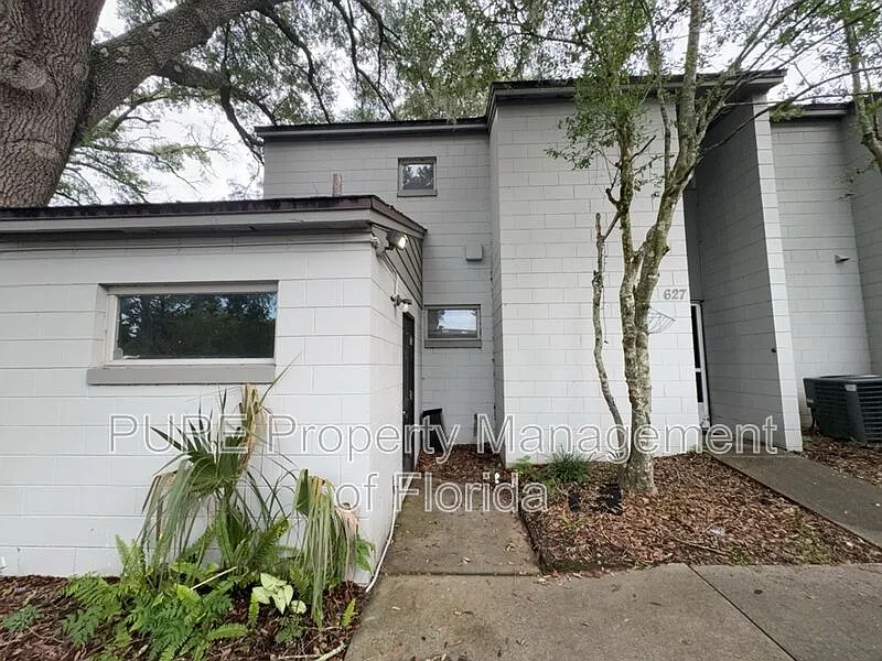 2 bed, 1.5 bath, 1191 sqft, $1,195 — Photo 2