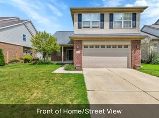 6125 Cheshire Park Dr, Clarkston, MI 48346