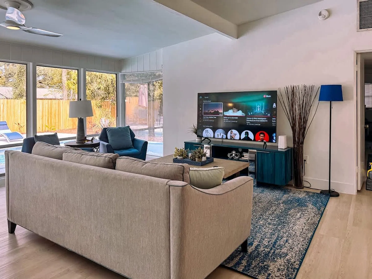 3 bed, 2.0 bath, 1689 sqft, $5,882 — Photo 4