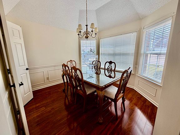 4th image of 4680 Sun Ridge Dr