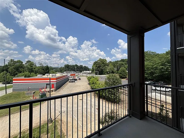 District on the Etowah Apartments — Photo 758
