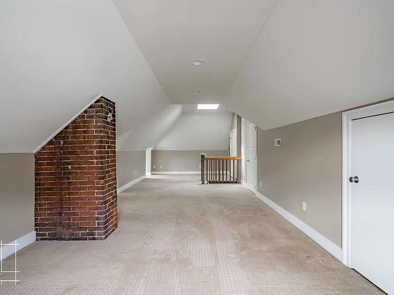 216 W. Hubbard Ave — Photo 34