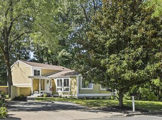 2239 Sanibel Dr, Reston, VA 20191