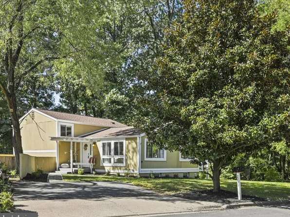 2239 Sanibel Dr, Reston, VA 20191