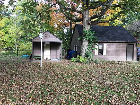 Garage and Hodgson House.