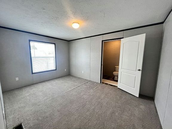 4th image of 19 Quarry Hill Est #19
