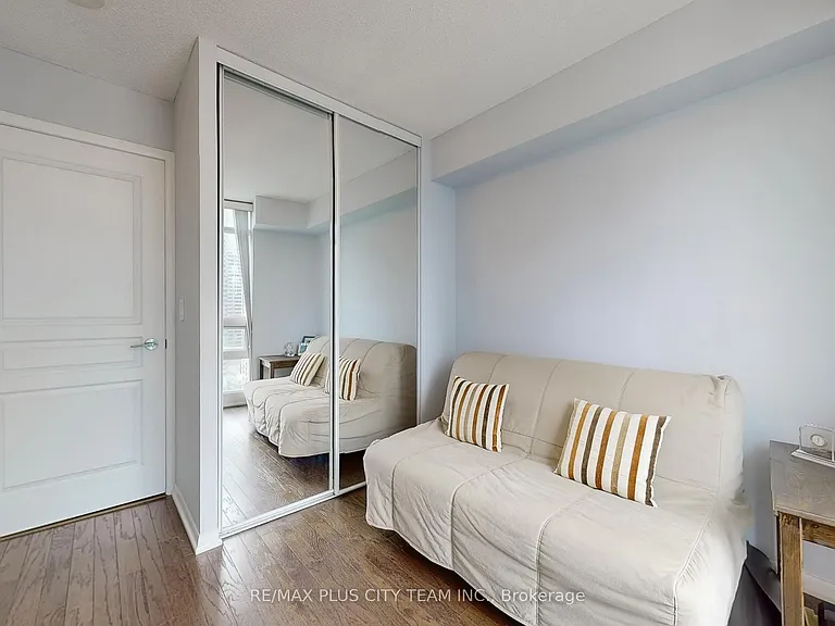 18 Yonge St #2904 — Photo 16