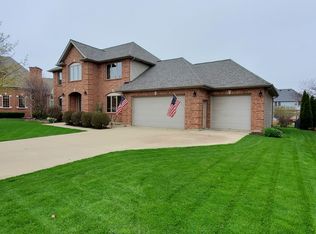1039 Wellington Ct, Sycamore, IL 60178