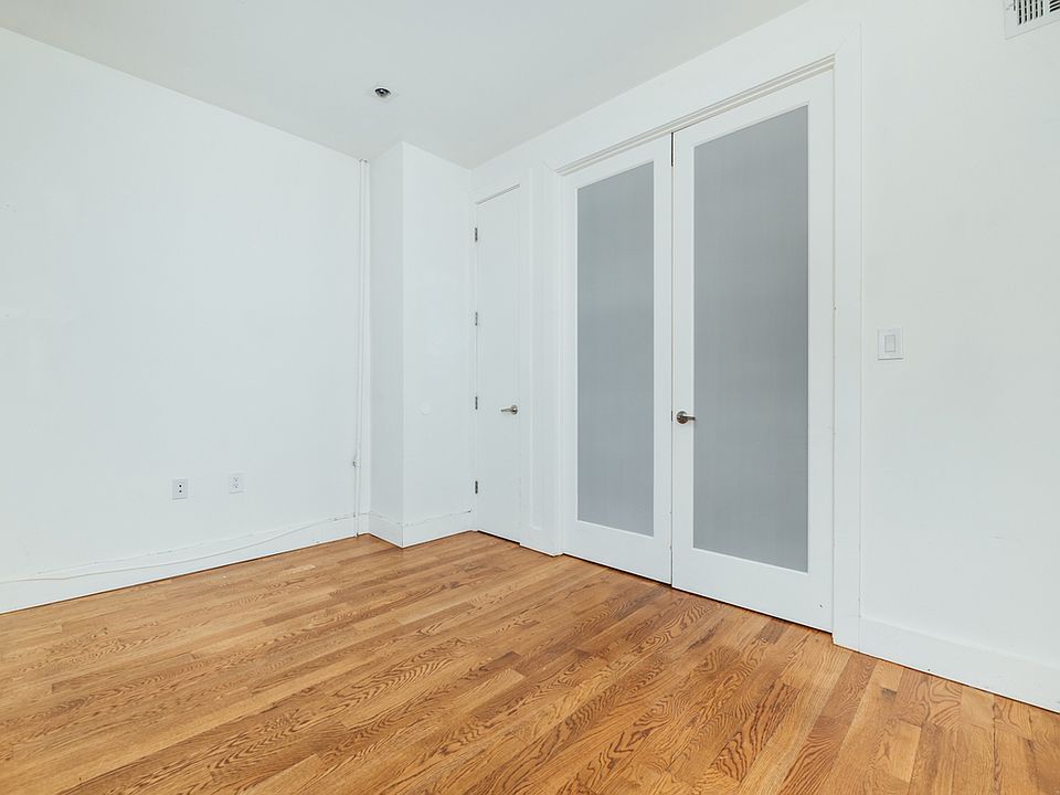 1st image of 61 Ten Eyck St #4