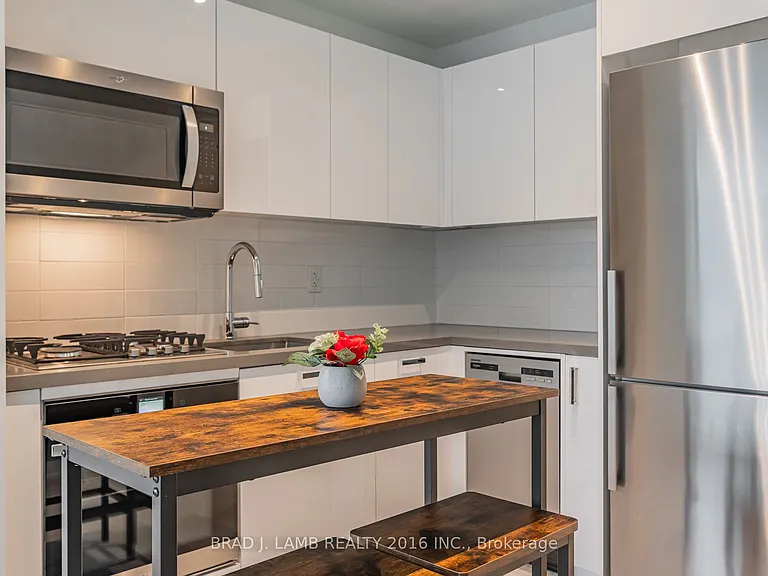 195 McCaul St #1005 — Photo 6
