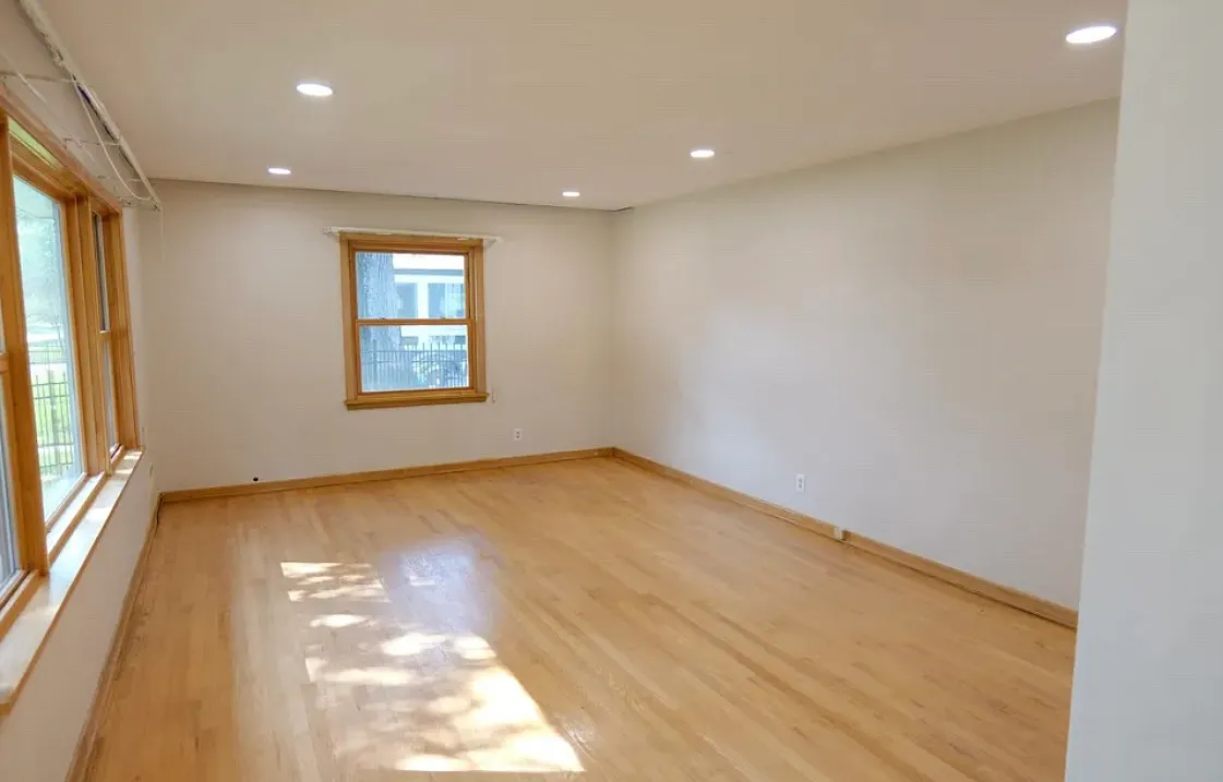 3 bed, 1600 sqft, $2,500 — Photo 2