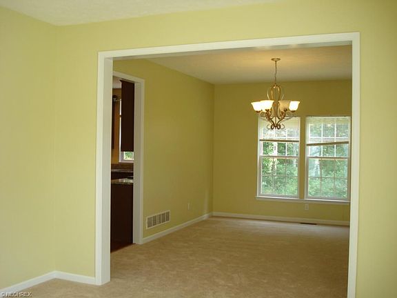 3rd image of 1868 Parker Ln