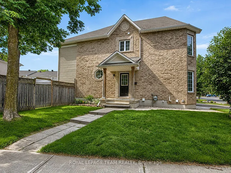 11 Marcay St — Photo 2