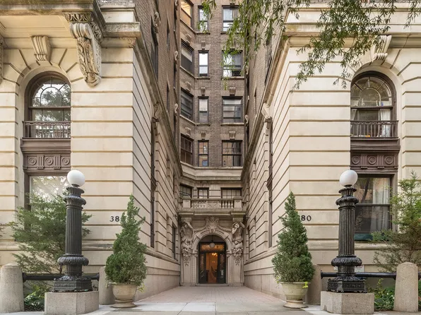 380 Riverside Drive image 16 of 17