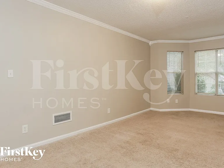 604 Rays Ln SE — Photo 8