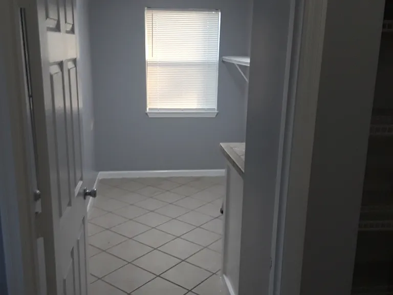 613 Shepard Ave — Photo 6