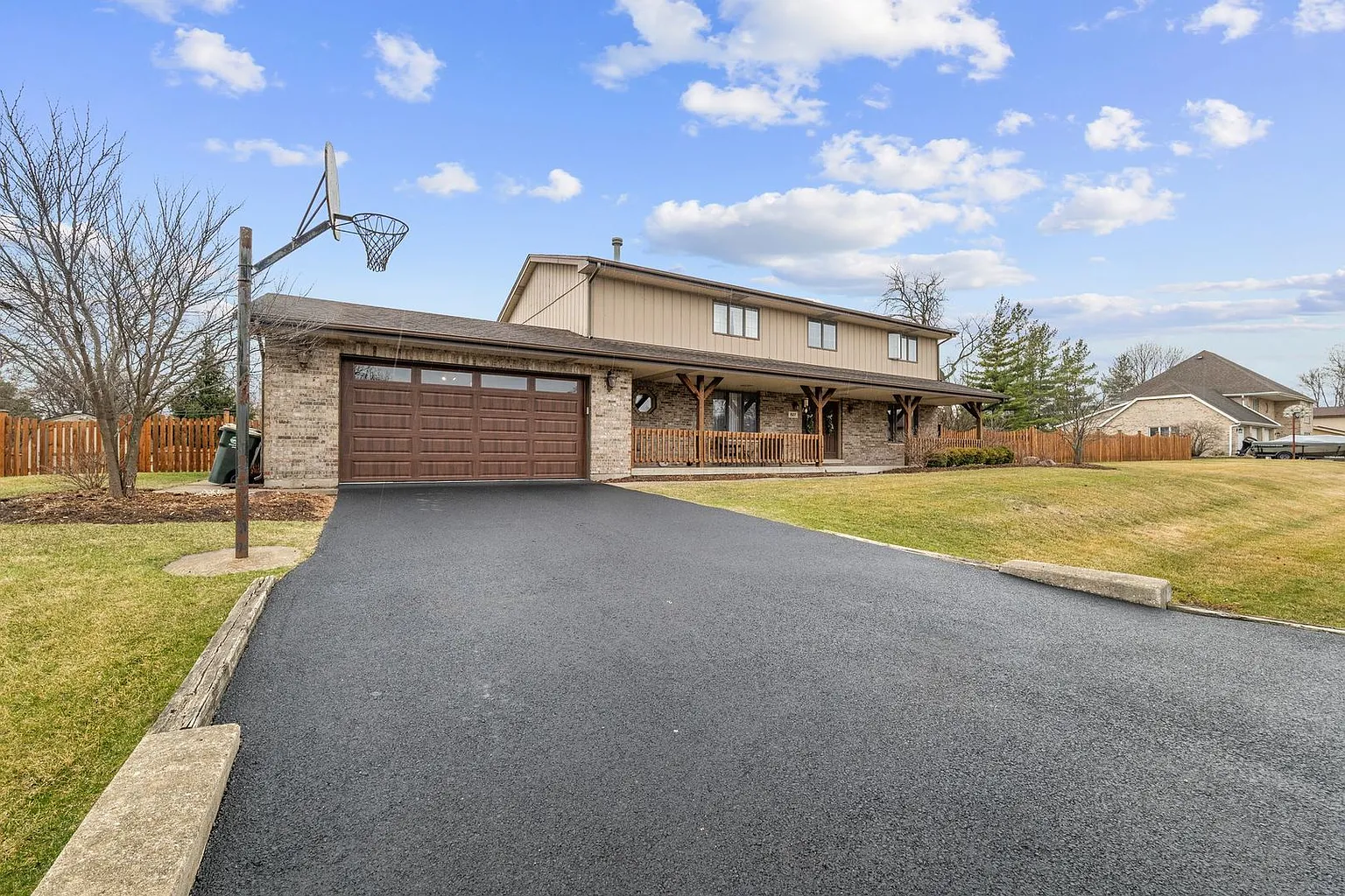 1507 Parkside Ln photo 1